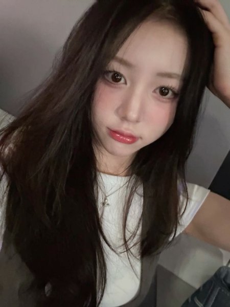 HYERIN (tripleS)
