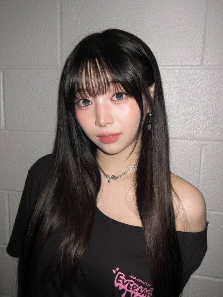 NANA (UNIS)