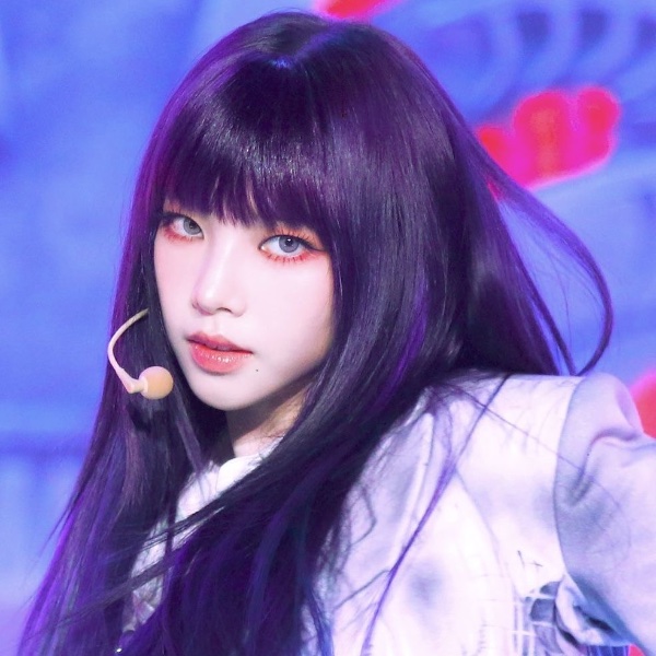 Purple hair look