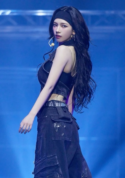 ‘Up’ solo look