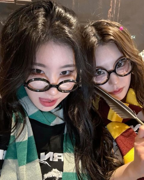 chaerji (yeji x chaeryeong)