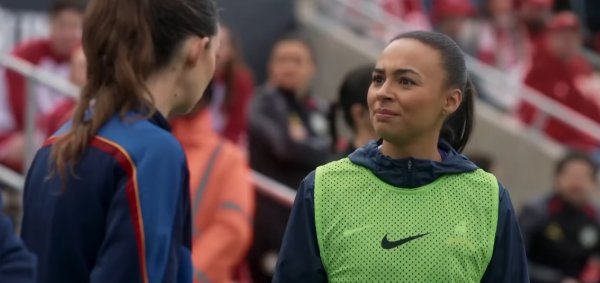 S4E9 - Gemma begs to play, recovers from knee injury, etc