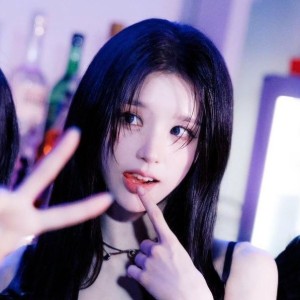 heejin (artms/loona)