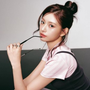 yiren (ex-everglow)