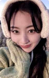 ear muffs jihyo