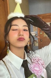 party hat jihyo