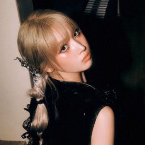 jiwoo (nmixx)