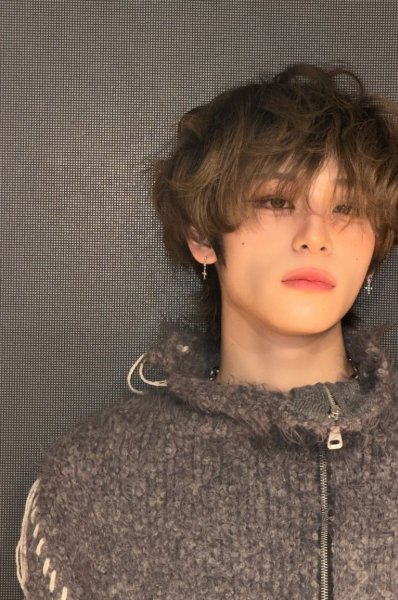 Fluffy brown hair!!