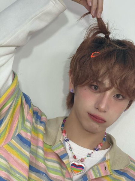 Wavy with cute hairtye!!