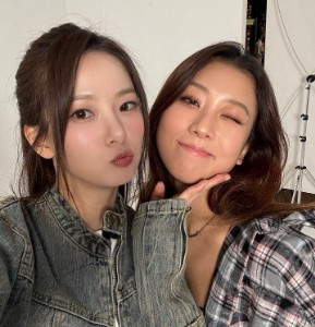 YuYeon (Yujin × Seungyeon)