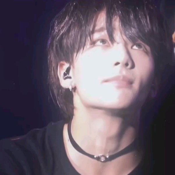 omega hyunjin