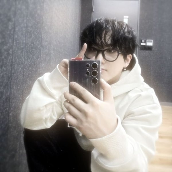 Bottom Changbin x OT7
