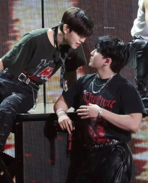 Bottom Changbin x Top Seungmin