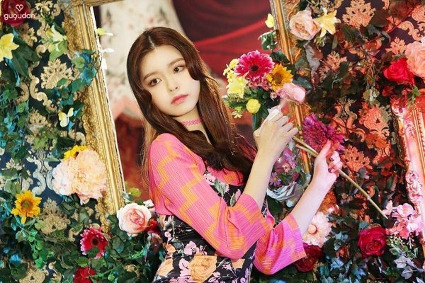 A Girl Like Me by gugudan