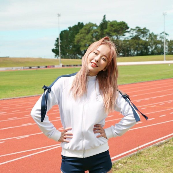 Love & Live by LOONA 1/3