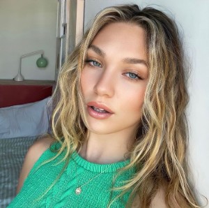 Mia