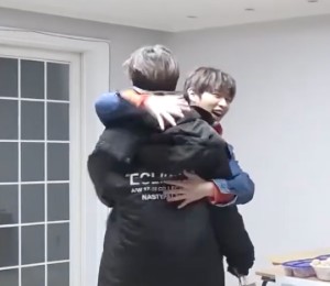 Leeknow's lunch and 3-page letter for Seungmin