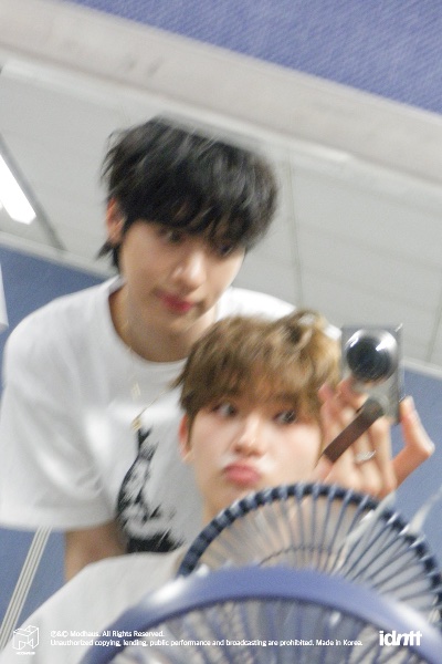 mirror selca