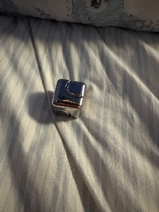 Spinning cube