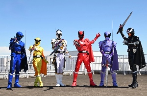 Kingohger suits