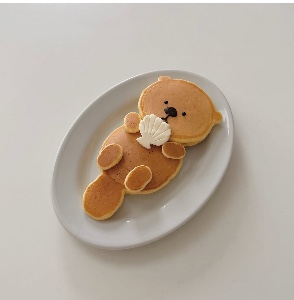 otter shaped pancakes