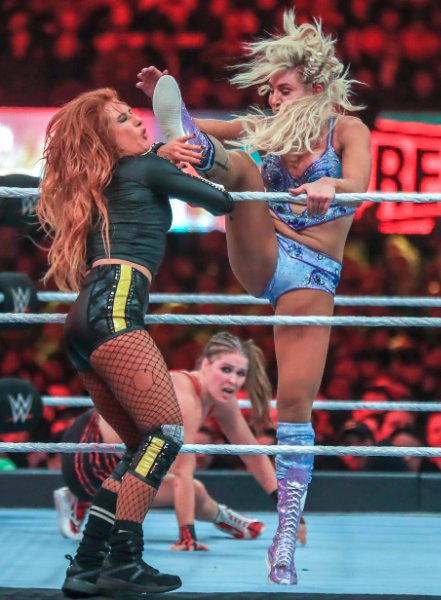 Charlotte Flair vs. Ronda Rousey vs Becky Lynch (WrestleMania 35)