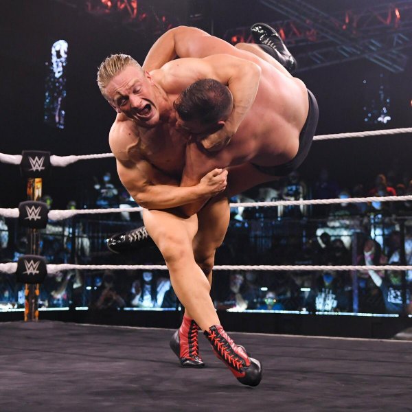 WALTER vs. Ilja Dragunov (NXT TakeOver: 36)
