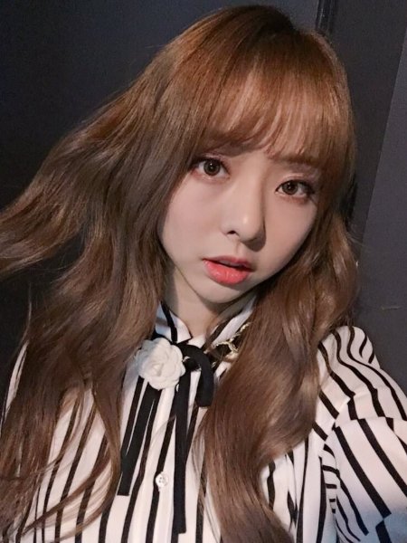 medium brown hair with bangs
