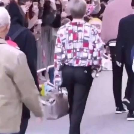 this iconic ass cheeks walk
