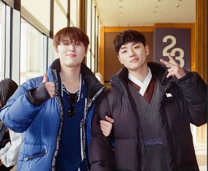 suho x hyuntak