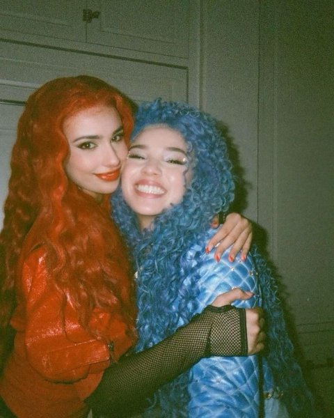 chloe & red - descendants