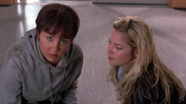 viola and olivia - she's the man