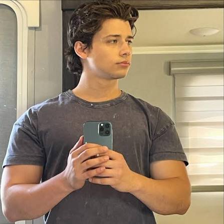 Uriah Shelton