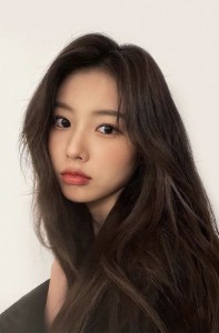 Kang Hyewon