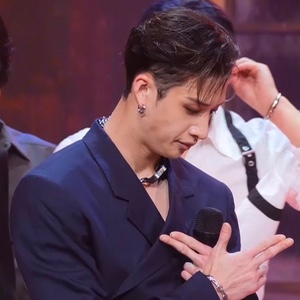 short black w undercut