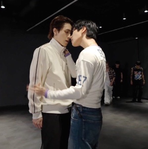 ten & hendery