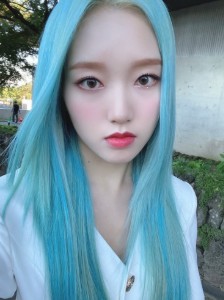 gowon - blue hair