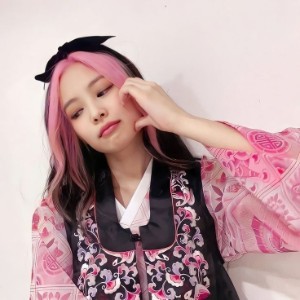jennie - pink strands