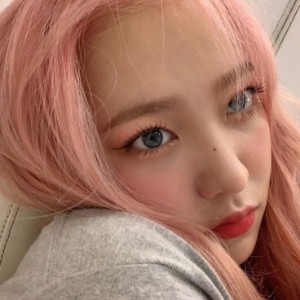 yeri - pink hair