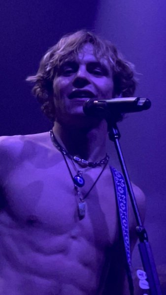 ross lynch