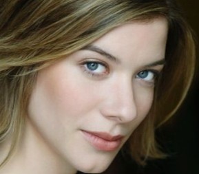 Tessa Ferrer/Leah