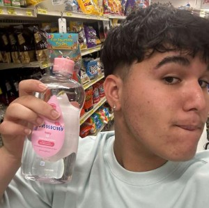 Aaron se las trae