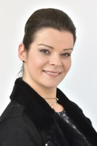 Asztalos Sári