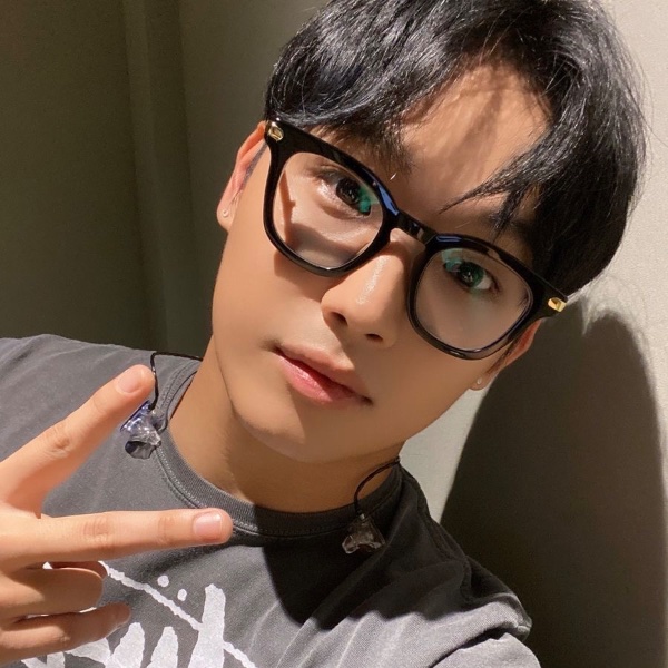hyunsik - btob