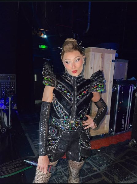 Pewter Costume (Cleves variation)