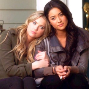 Hanna and Emily - Pretty Little Liars
