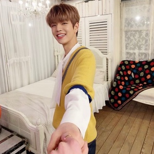 this pic hyune took of seungmin