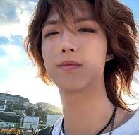 junhan (xdinary heroes)