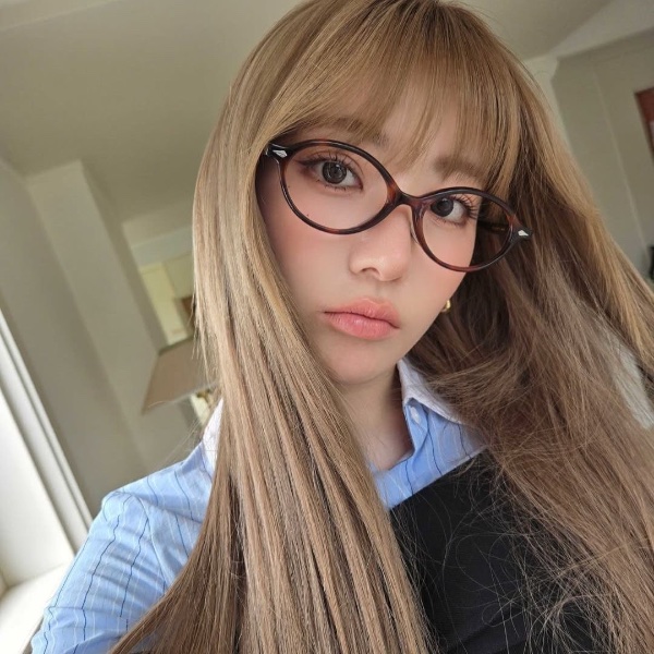 honey blonde