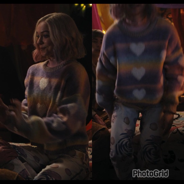 enid s1 chill in dorm